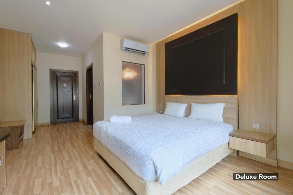 Mutiara Suites Yakarta Exterior foto
